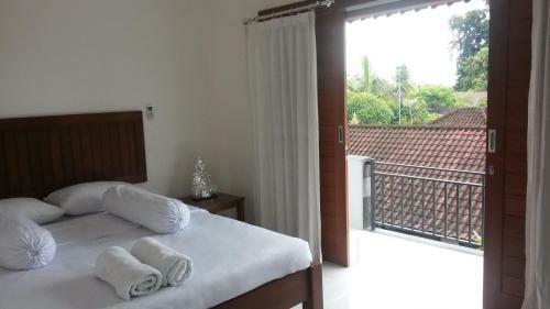 Hostal The West Side