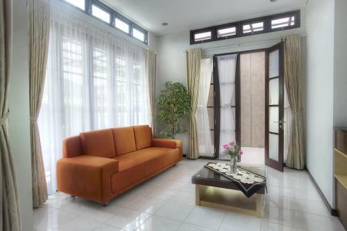 Hostal Omah Garuda Homestay