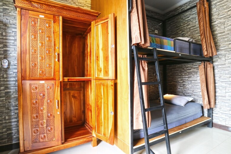 Hostal Puji Bungalow
