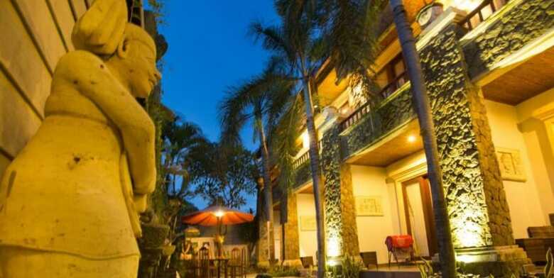 Hostal Puri Sindhu Mertha Guest House