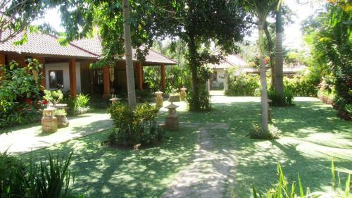 Hostal Badini Homestay Pemuteran Bali