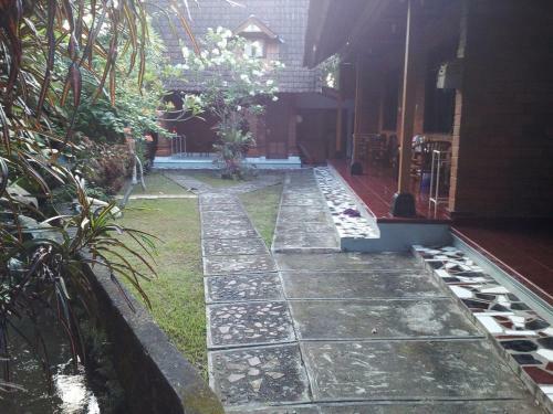 Hostal Madra Homestay