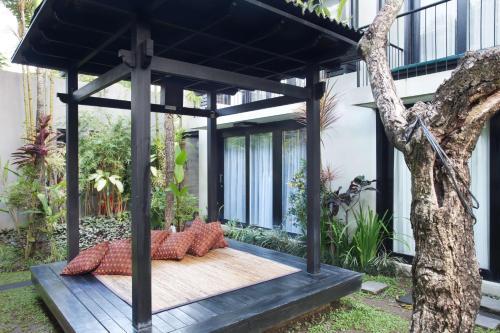 Hostal S'cape Condotel