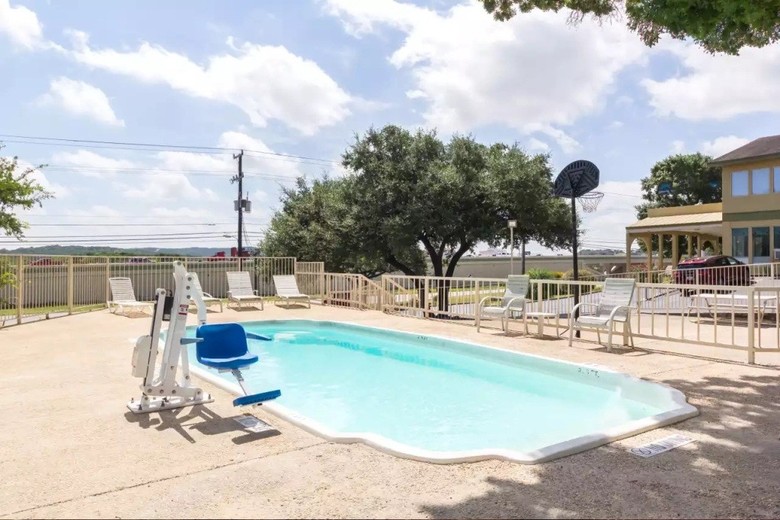 Hotel Rodeway Inn At Six Flags