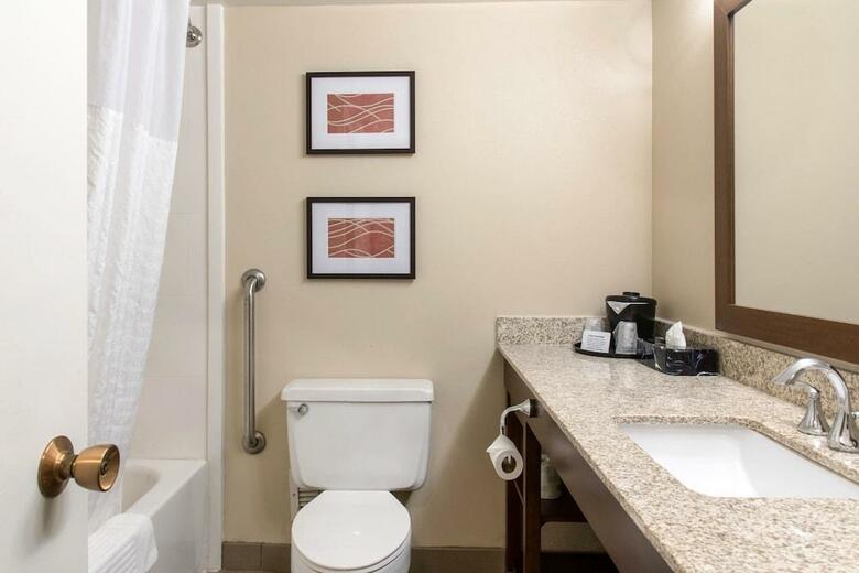 Hotel Comfort Inn Airport