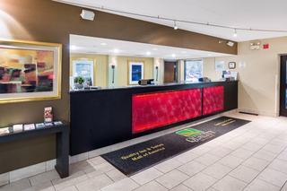 Hotel Quality Inn & Suites Airport
