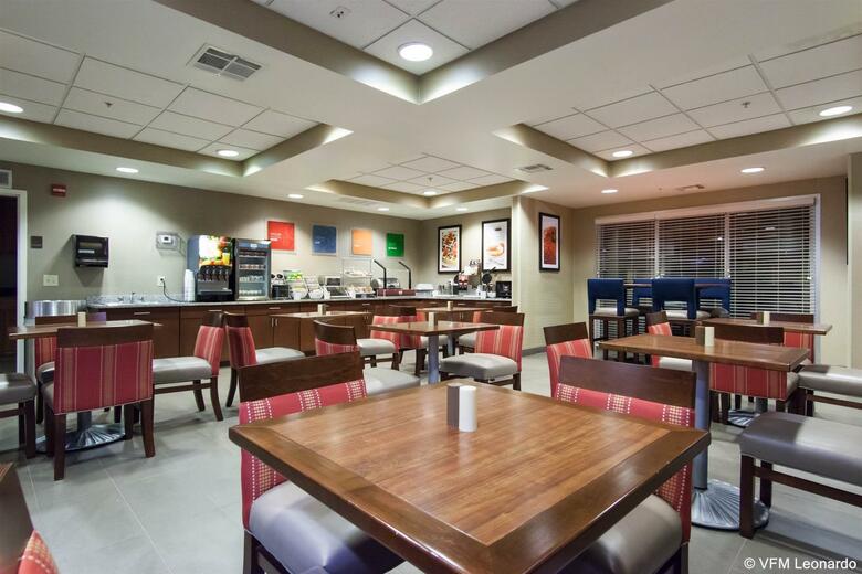 Hotel Comfort Suites Central/i-44