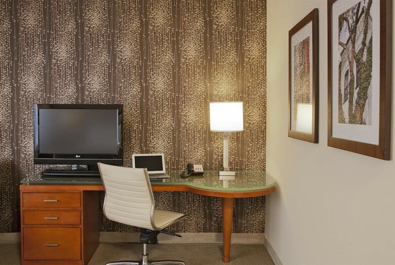Hotel Georgetown Suites