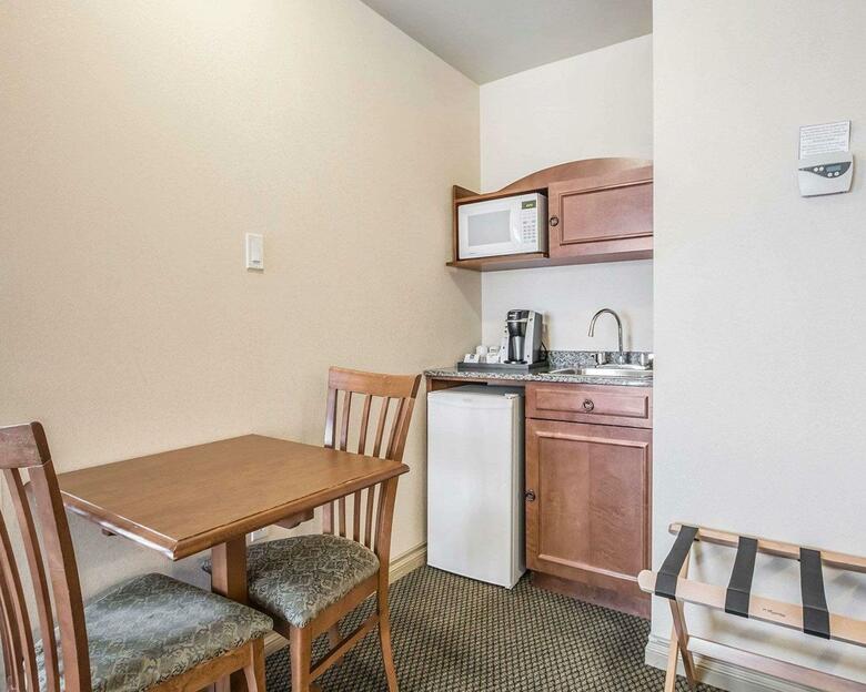 Hotel Quality Suites Drummondville