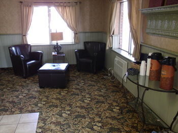 Hotel Econo Lodge & Suites