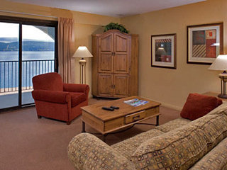 Hotel Lake Okanagan Resort