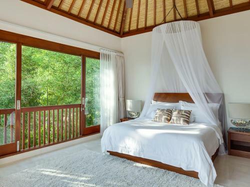 Villa Tirta Nila Beach House