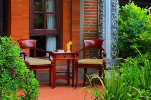 Hotel Adi Dharma Cottages