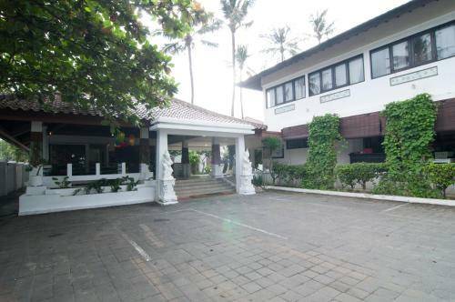 Legong Keraton Beach Hotel