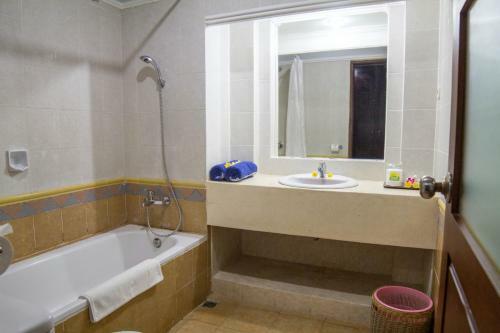 Fourteen Roses Beach Hotel