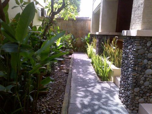 Fourteen Roses Beach Hotel