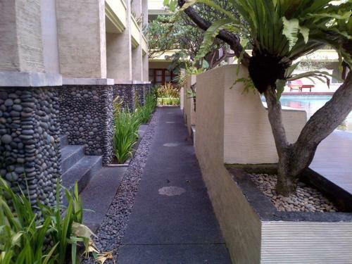Fourteen Roses Beach Hotel