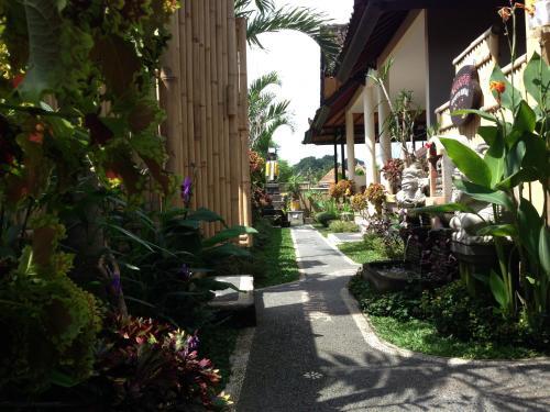 Hostal Nugraha Guest House 2
