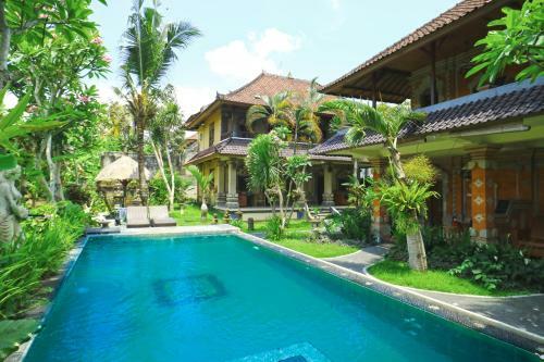 Hostal Ubud City Hotel