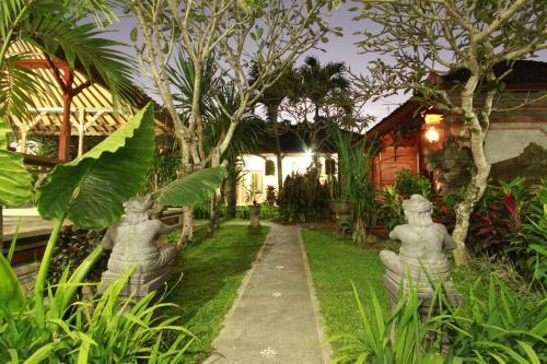 Hostal Suryadina Guest House