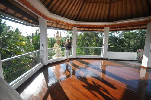 Hostal White Lotus Meditation Centre