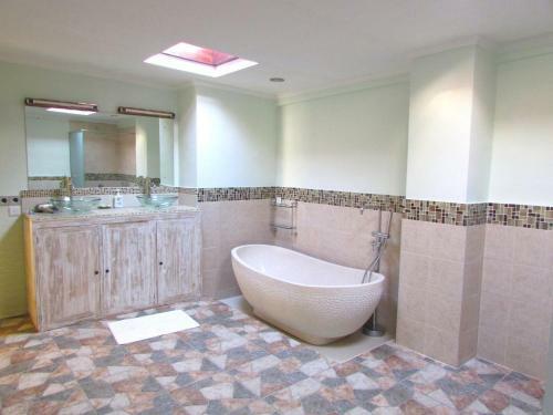 Aisha Family Villa