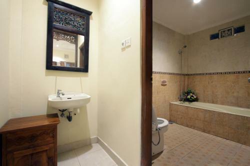 Hostal Pondok Loris Guest House