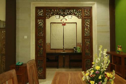 Hostal Pondok Loris Guest House