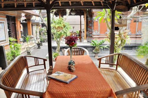 Bed & Breakfast Astiti Guest House Salon And Spa