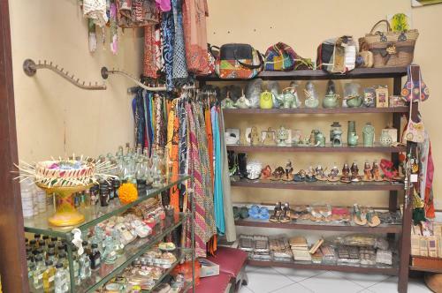 Bed & Breakfast Astiti Guest House Salon And Spa