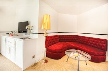 Deluxcious Heritage Hotel