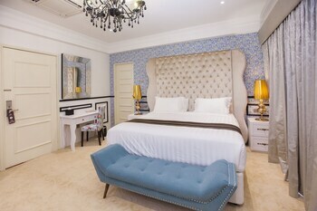 Deluxcious Heritage Hotel