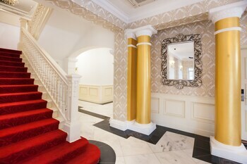 Deluxcious Heritage Hotel