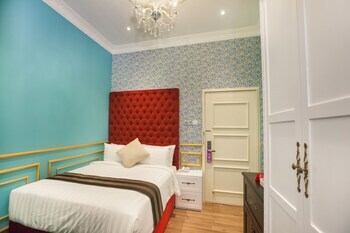 Deluxcious Heritage Hotel
