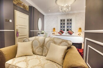 Deluxcious Heritage Hotel