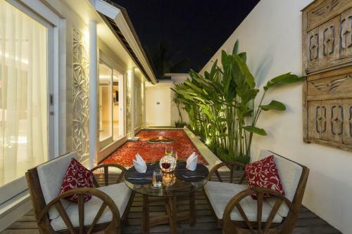Crown Astana Villas Seminyak