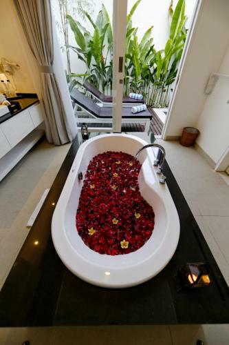 Crown Astana Villas Seminyak