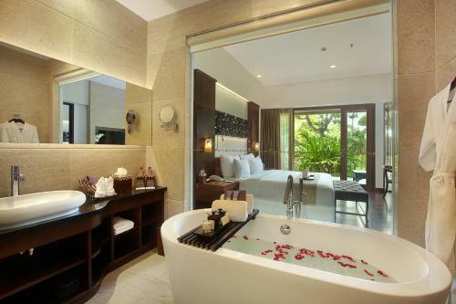 Hotel The Seminyak Beach Resort & Spa