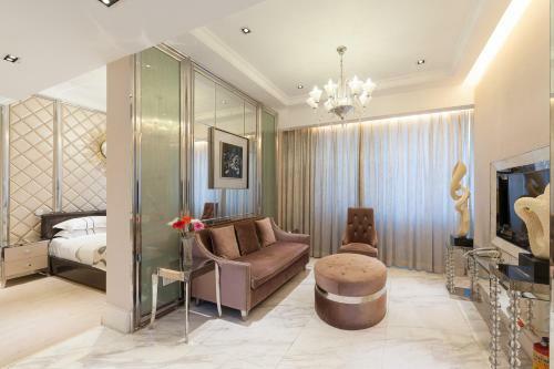 Guangzhou Yicheng Poly Central Pivot Apartment