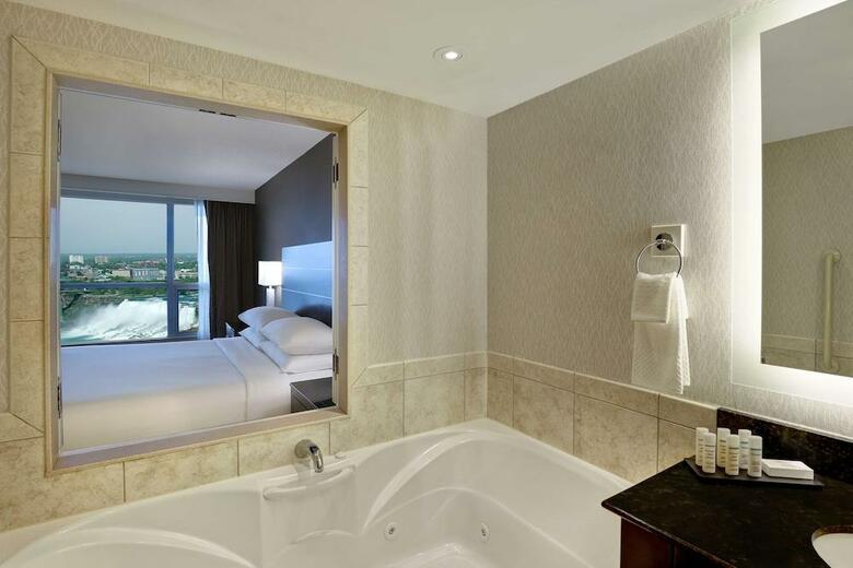 Hotel Embassy Suites Niagara Falls - Fallsview