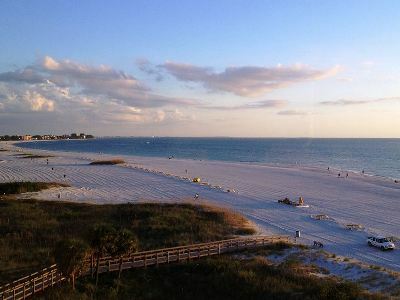 Hotel Sunset Vistas Beachfront Suites