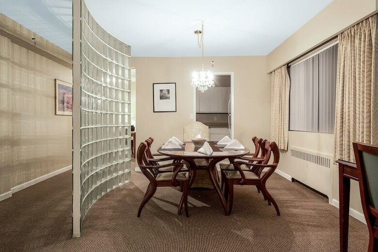 Hotel The Rosellen Suites At Stanley Park (.)