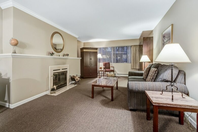 Hotel The Rosellen Suites At Stanley Park (.)
