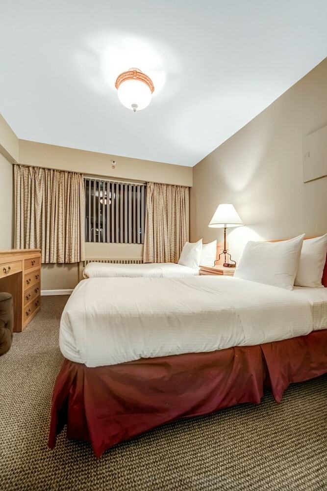 Hotel The Rosellen Suites At Stanley Park (.)