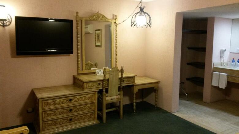 Hotel Los Arcos(.)