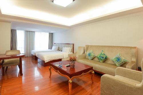 Waifiden Grand Easter International Apartment