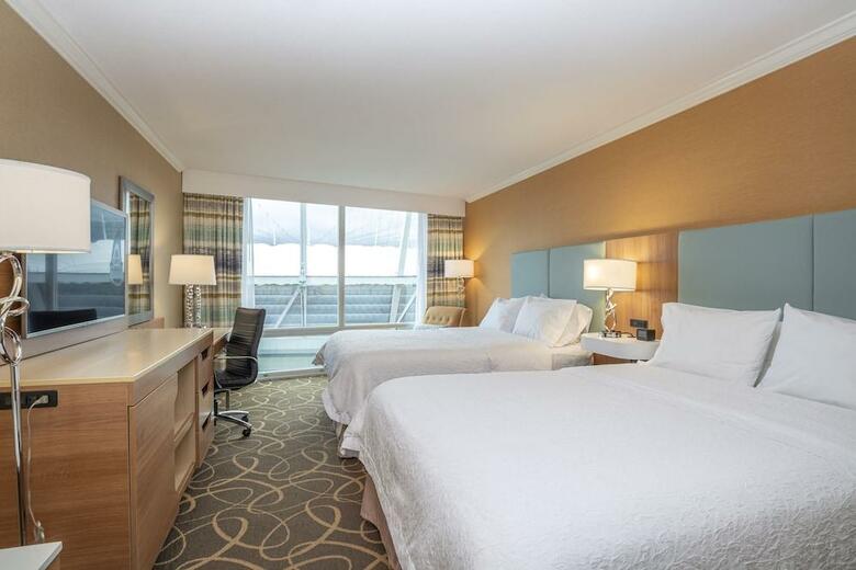 Hotel Hampton Inn And Suites Downtown