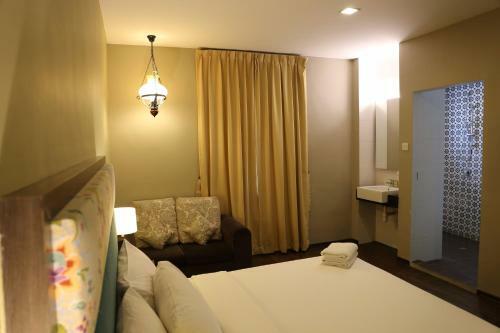 The Grand Jade Hotel