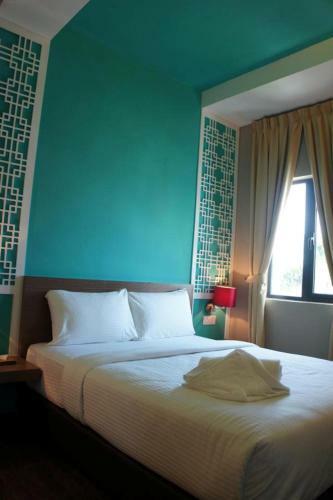 The Grand Jade Hotel
