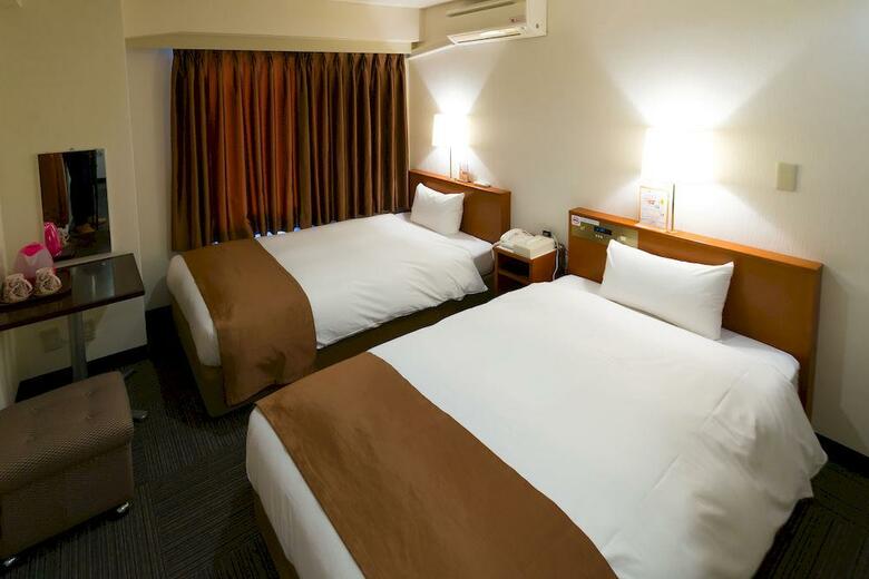 Tokyo Plaza Hotel